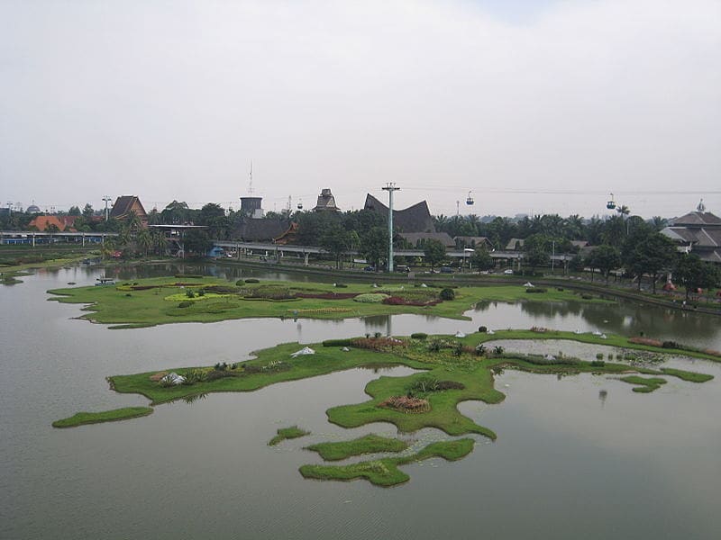 Wisata Murah Jakarta - Taman Mini Indonesia Indah (TMII)